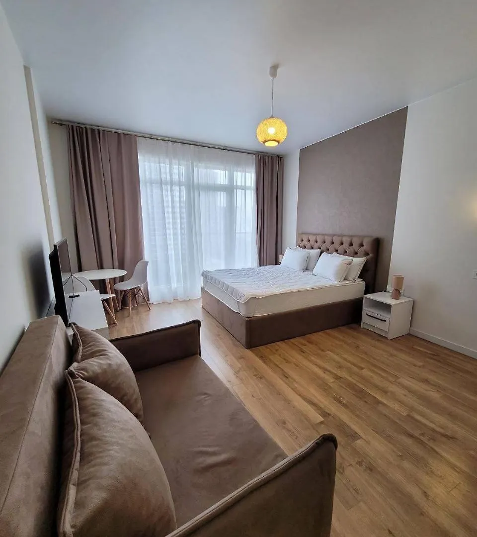 Luxury Suites White Sails 巴统 0*,